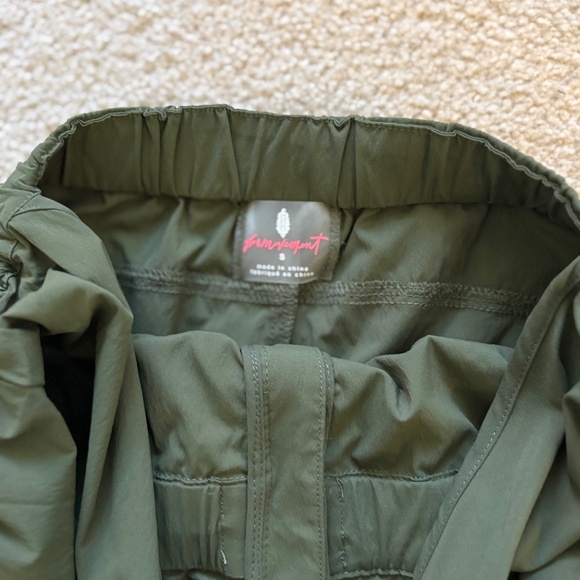 Free People Noiseless Back On Trek Shortsie Green Size S NWOT - Picture 16 of 16